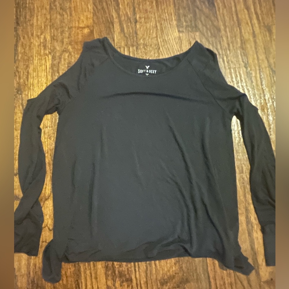 American Eagle XS cold shoulder long sleeve
